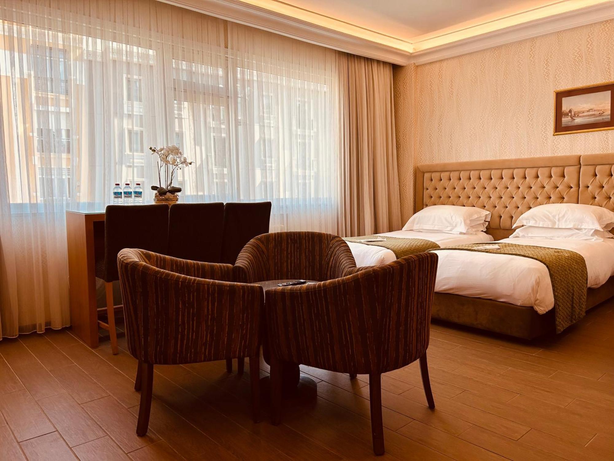 Lily * İstanbul