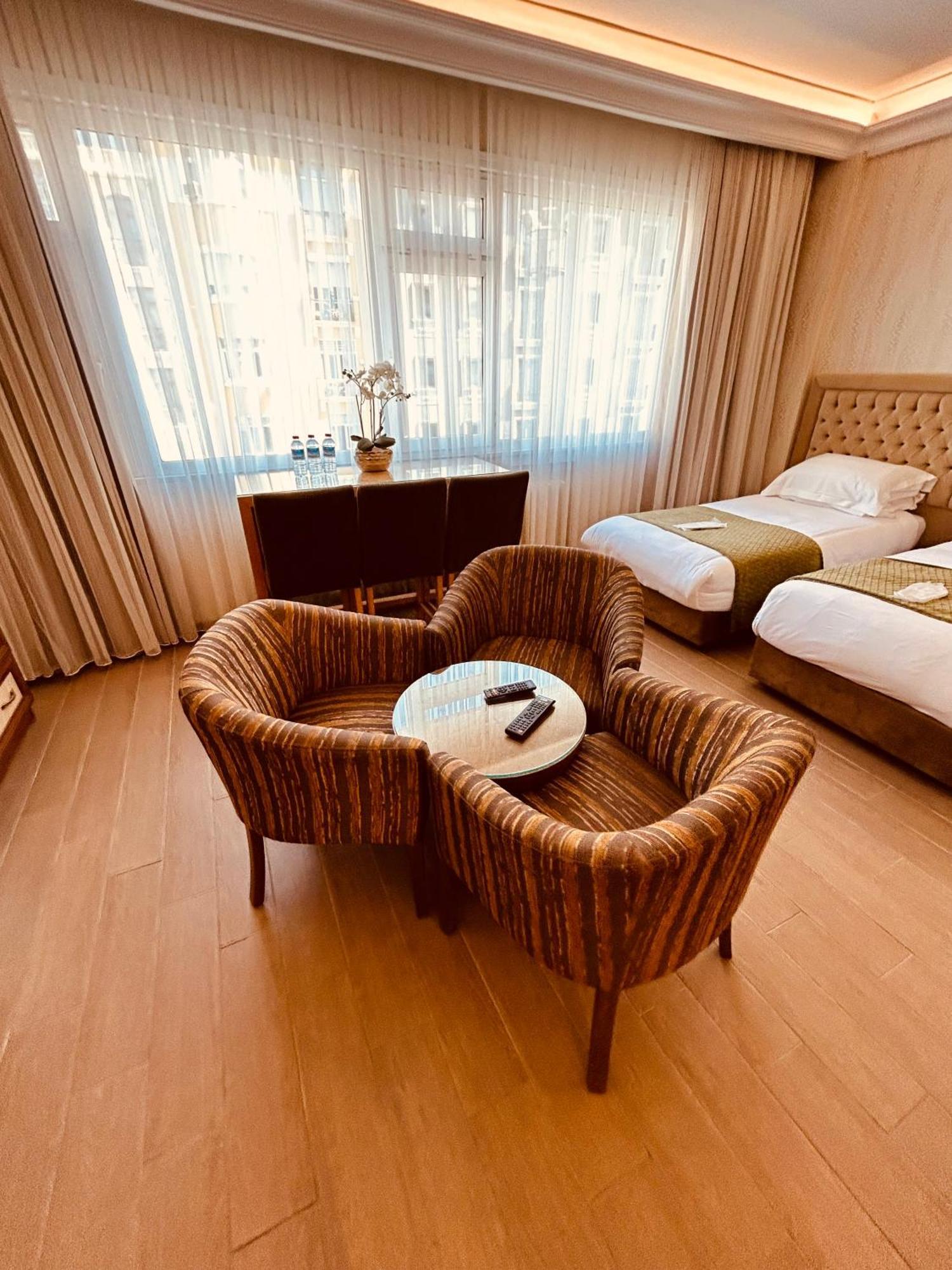 Otel Lily *